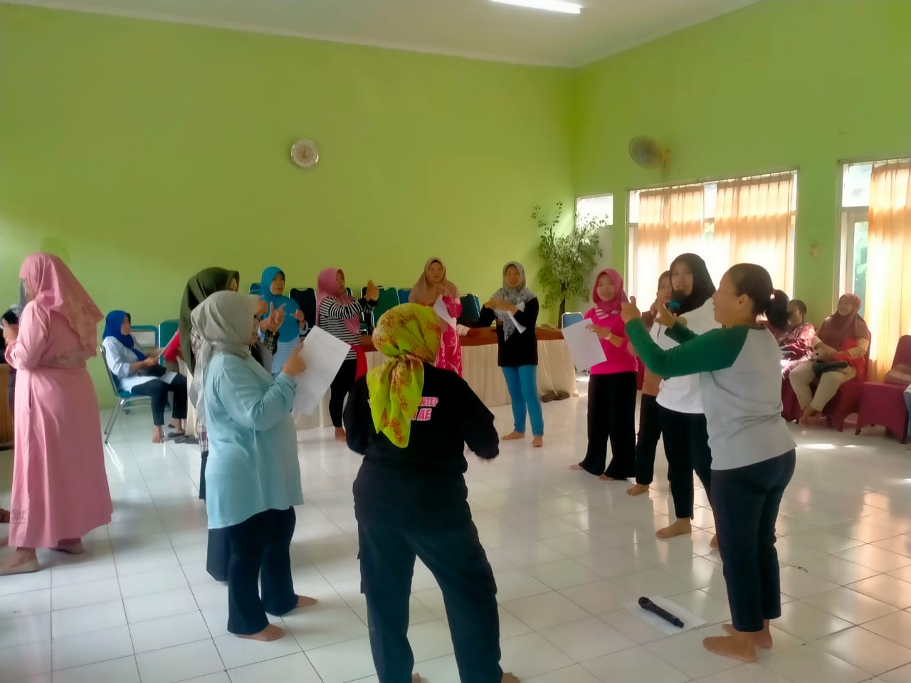 KEGIATAN LATIHAN LOMBA YEL YEL JINGLE ABC DALAM RANGKA HARI JADI KOTA MADIUN YANG KE 107