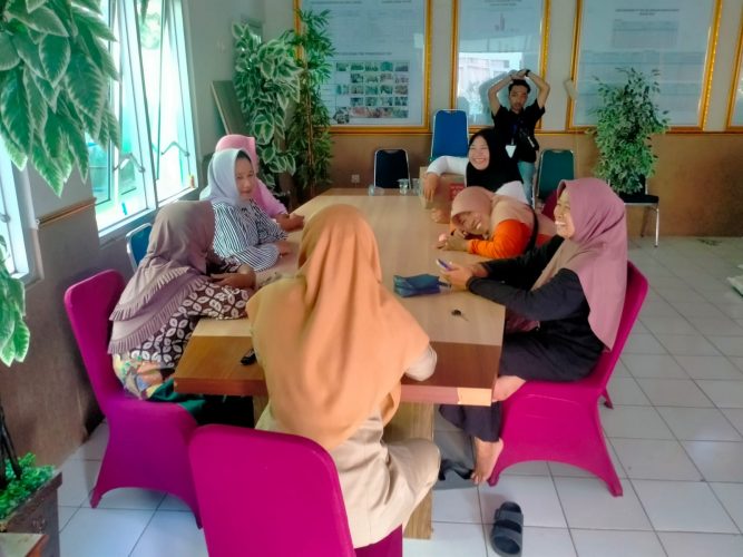 Rapat koordinasi Kelurahan Manguharjo dengan Psm terkait persiapan Penyaluran bansos Pangan Tahun 2025