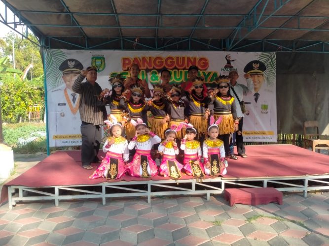 Pasar Kawak Gedongan di Isi Pagelaran seni dari RW 08 Kelurahan Manguharjo