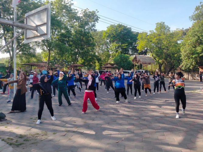Pasar Kawak Gedongan di Padati Para Pengunjung senam sehat dari berbagaii generasi