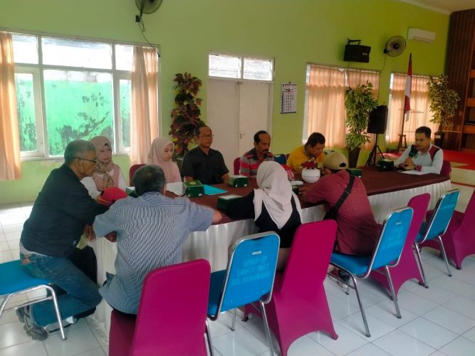 Lurah Manguharjo Melaksanakan Pembinaan Kepada seluruh Pengurus LKK