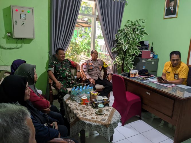 Lurah Manguharjo Pimpin Kegiatan Mediasi Warga Bersama 3 Pilar Kelurahan Manguharjo