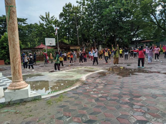 Kegiatan Rutin Pasar Kawak Gedongan dan Penampilan Kreasi Seni Dari RW 4