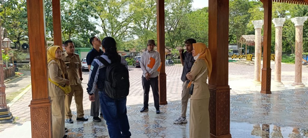 Pemeriksaan Proyek Infrastruktur Oleh BPK di Joglo Kampung Jawa Kelurahan Manguharjo