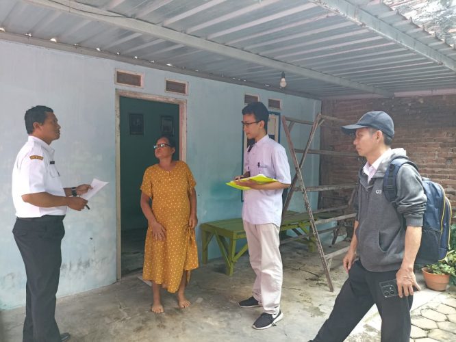 Survey Lapangan Program BSPS dari Provinsi Jawa Timur Di Kelurahan Manguharjo