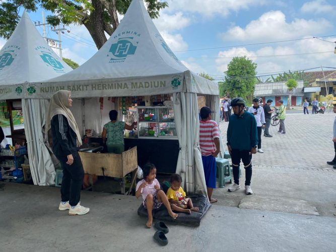 Plt Walikota Madiun Cek Kebersihan lapak Plat AE di Kelurahan Manguharjo