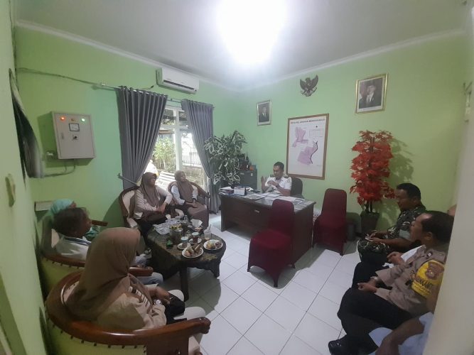 Mediasi Permasalahan Warga Masyarakat RT 21 RW 05  Kelurahan Manguharjo