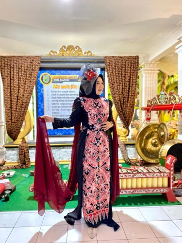 Camat Manguharjo Tampil Dalam Gelaran Fashion Show Madiun Batik Heritage Festival 2026
