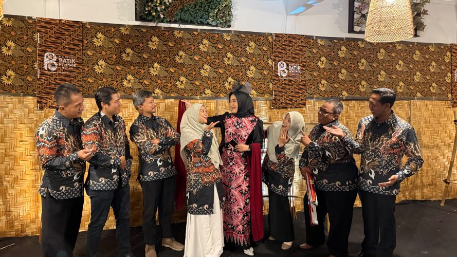 Lurah Manguharjo Hadiri Kegiatan Fashion Show Madiun Batik Heritage Festival 2026